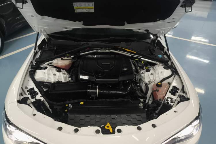Used Alfa Romeo Giulia 2017 2.0T 200HP Luxury Edition Engine Bay