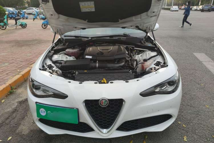 Used Alfa Romeo Giulia 2017 2.0T 280HP Luxury Edition Engine Bay
