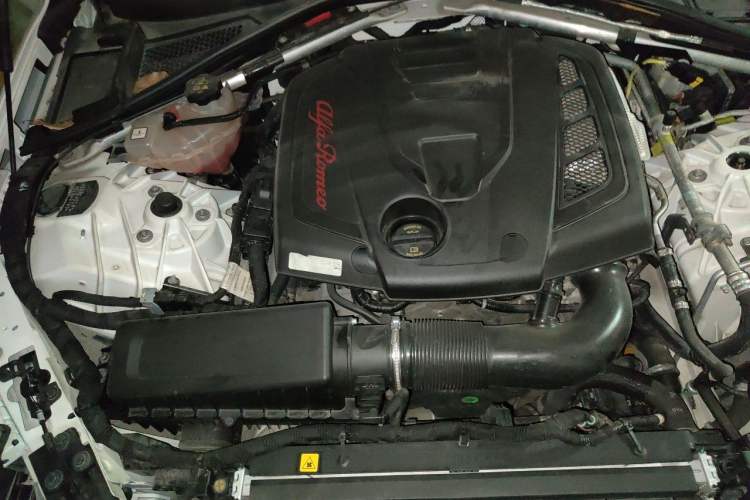 Used Alfa Romeo Giulia 2017 2.0T 280HP Luxury Edition Engine Bay