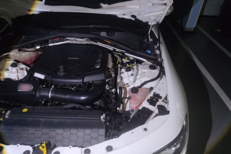Used Alfa Romeo Giulia 2017 2.0T 200HP Luxury Edition Engine Bay Left