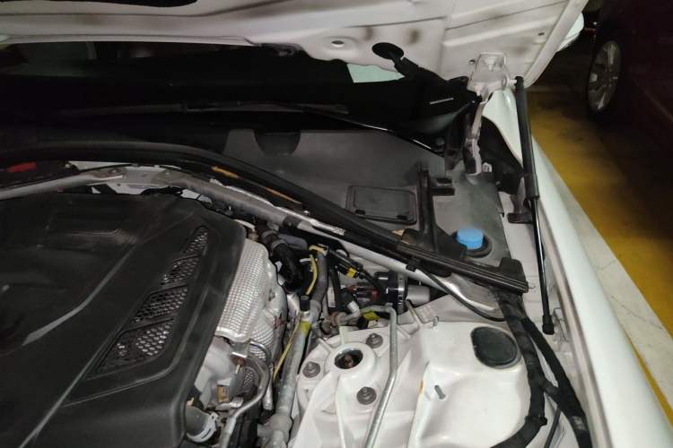 Used Alfa Romeo Giulia 2017 2.0T 280HP Luxury Edition Engine Bay Left