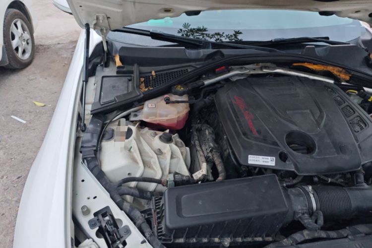 Used Alfa Romeo Giulia 2017 2.0T 280HP Luxury Edition Engine Bay Right