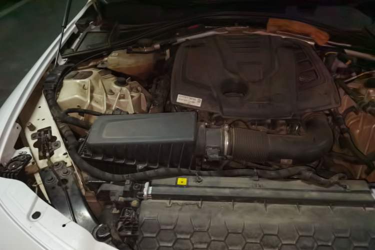 Used Alfa Romeo Giulia 2017 2.0T 280HP Milano Limited Edition Engine Bay Right