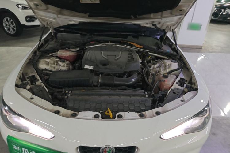 Used Alfa Romeo Giulia 2017 2.0T 200HP Luxury Edition Engine Bay