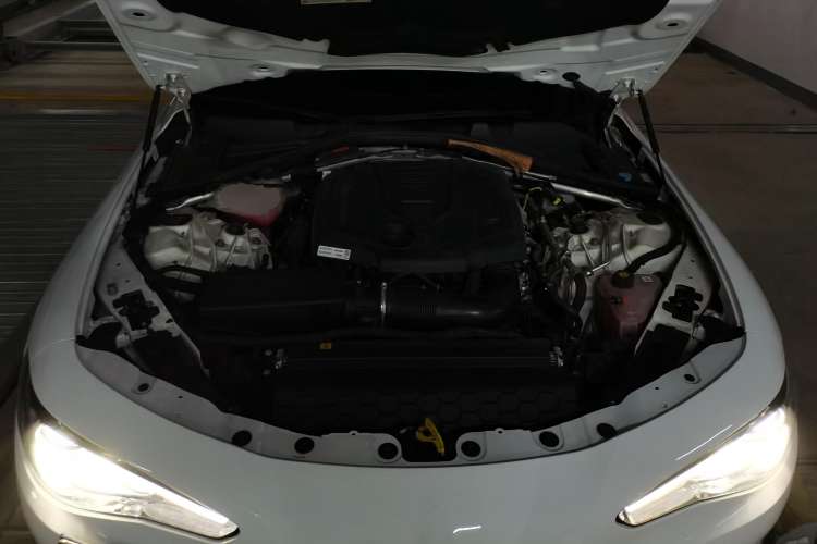 Used Alfa Romeo Giulia 2017 2.0T 280HP Luxury Edition Engine Bay