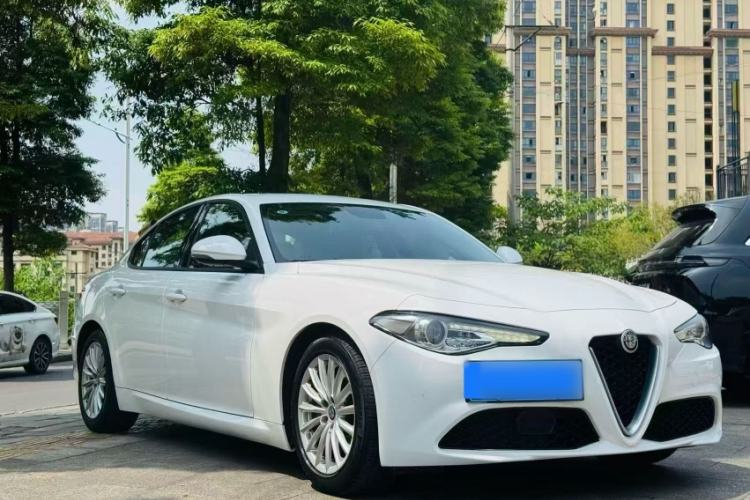 Used Alfa Romeo Giulia 2017 2.0T 200HP Elite Edition Exterior 1