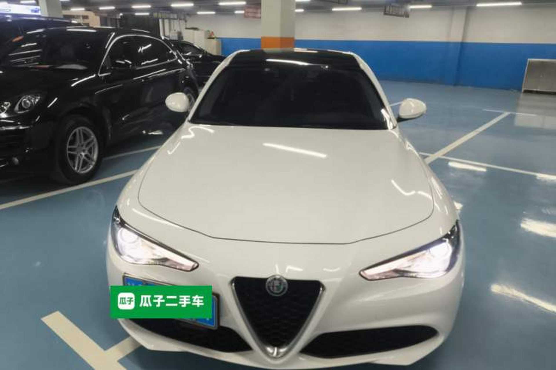 Used Alfa Romeo Giulia 2017 2.0T 200HP Luxury Edition Exterior 1