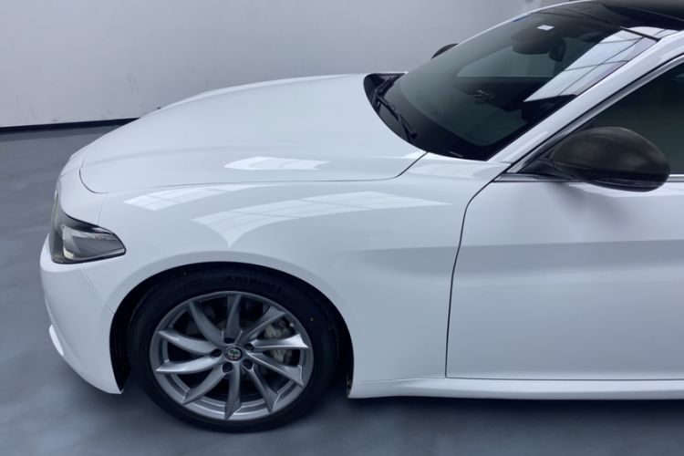 Used Alfa Romeo Giulia 2017 2.0T 280HP Luxury Edition Exterior 1