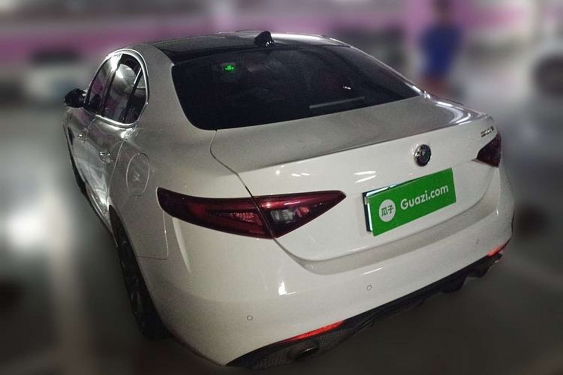 Used Alfa Romeo Giulia 2017 2.0T 280HP Luxury Edition Exterior 3