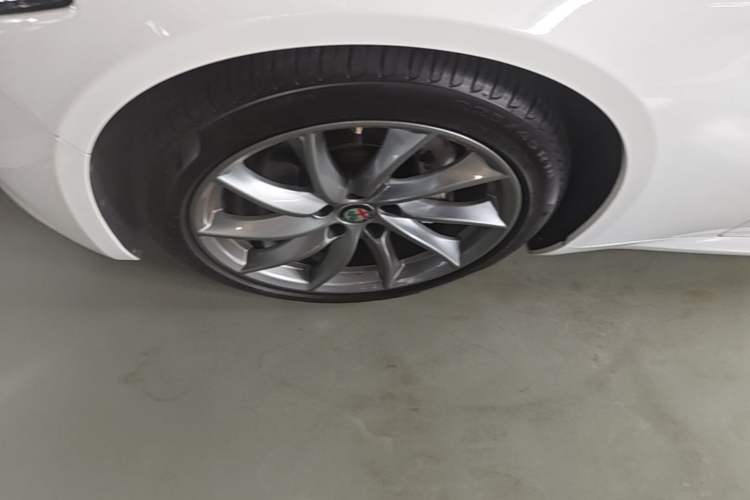 Used Alfa Romeo Giulia 2017 2.0T 200HP Luxury Edition Exterior 4