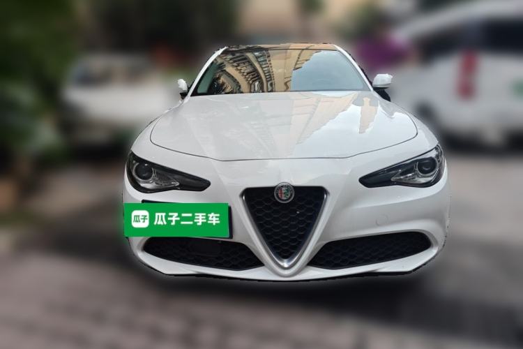 Used Alfa Romeo Giulia 2017 2.0T 200HP Luxury Edition Front