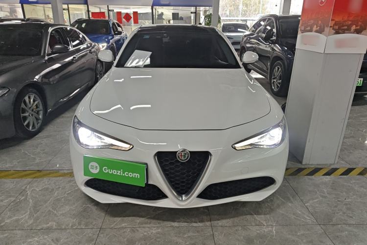 Used Alfa Romeo Giulia 2017 2.0T 280HP Luxury Edition Front