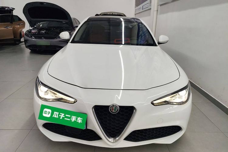 Used Alfa Romeo Giulia 2017 2.0T 200HP Luxury Edition Front
