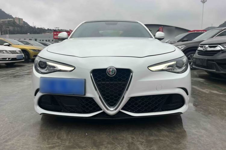 Used Alfa Romeo Giulia 2017 2.0T 280HP Luxury Edition Front