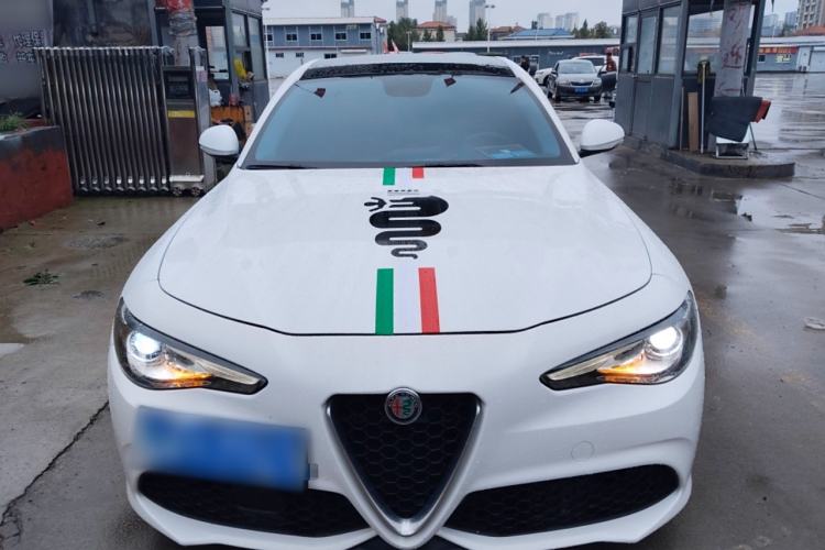 Used Alfa Romeo Giulia 2017 2.0T 200HP Luxury Edition Front