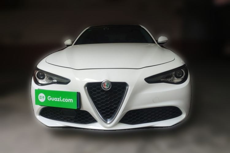 Used Alfa Romeo Giulia 2017 2.0T 200HP Luxury Edition Front
