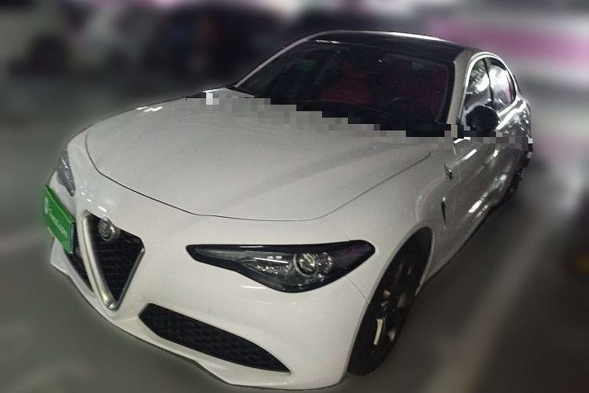 Used Alfa Romeo Giulia 2017 2.0T 280HP Luxury Edition Front Left 45 Deg
