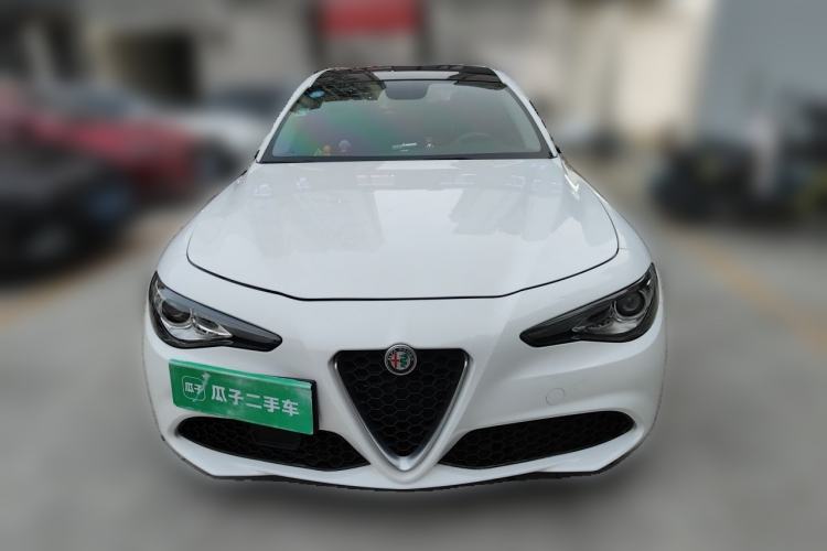 Used Alfa Romeo Giulia 2017 2.0T 200HP Luxury Edition Front