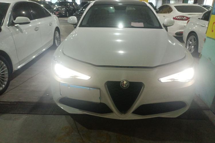 Used Alfa Romeo Giulia 2017 2.0T 200HP Luxury Edition Front
