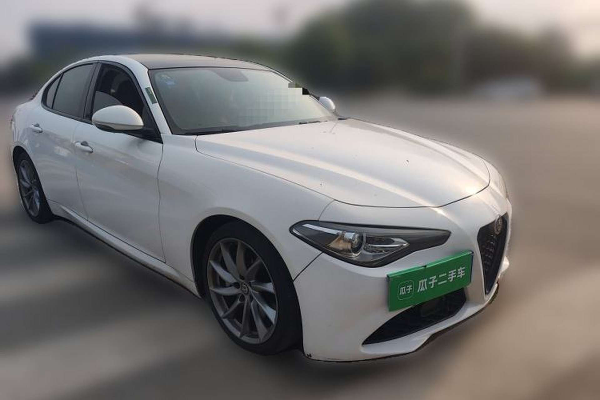 Used Alfa Romeo Giulia 2017 2.0T 280HP Luxury Edition Front Right 45 Deg