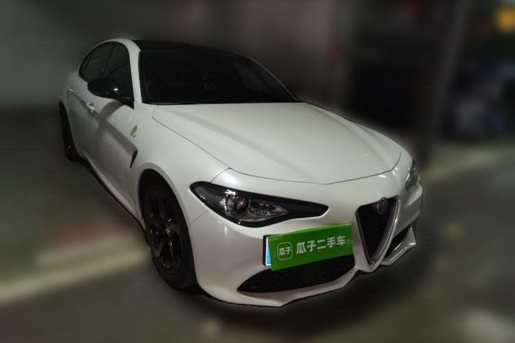 Used Alfa Romeo Giulia 2017 2.0T 280HP Milano Limited Edition Front Right 45 Deg