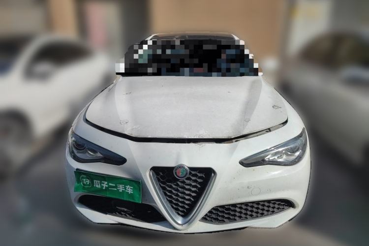 Used Alfa Romeo Giulia 2017 2.0T 200HP Luxury Edition Front