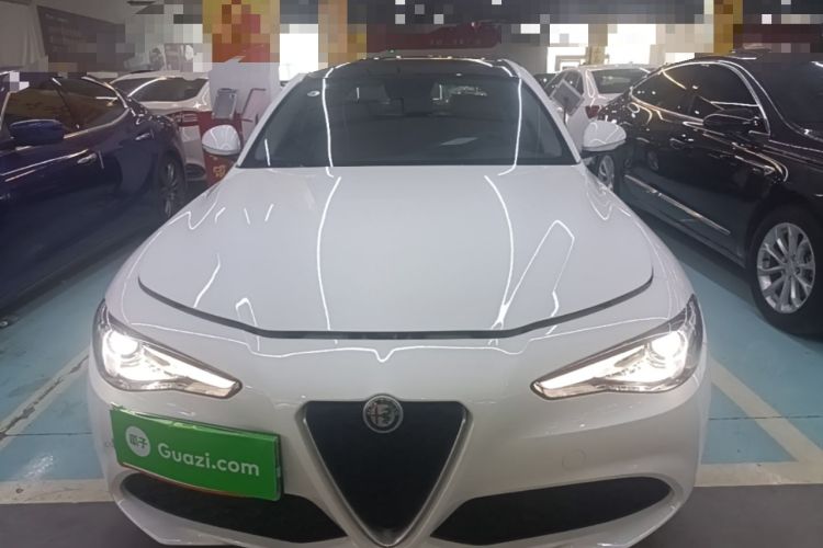 Used Alfa Romeo Giulia 2017 2.0T 200HP Luxury Edition Front
