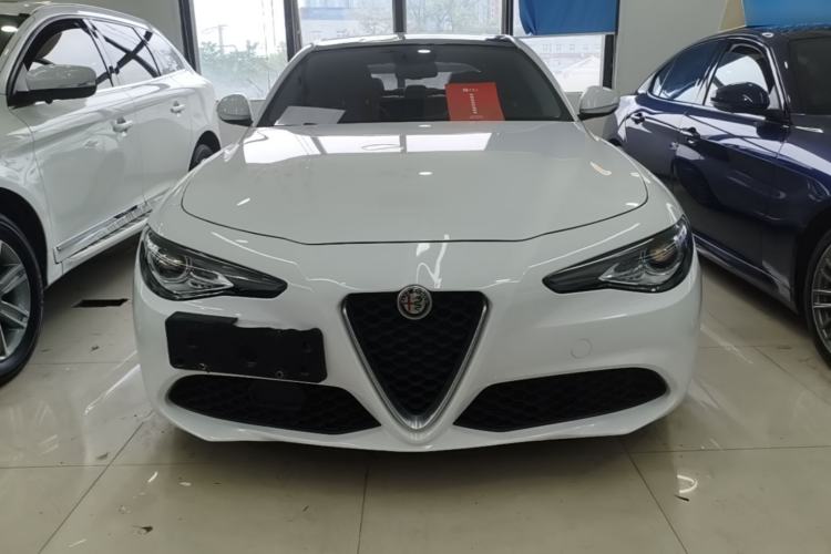 Used Alfa Romeo Giulia 2017 2.0T 280HP Luxury Edition Front