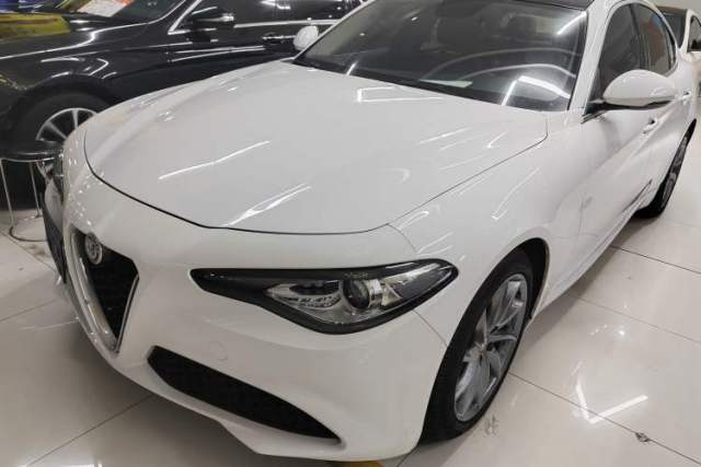 Used Alfa Romeo Giulia 2017 2.0T 200HP Luxury Edition