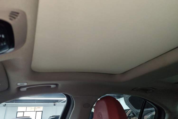 Used Alfa Romeo Giulia 2017 2.0T 200HP Luxury Edition Headliner