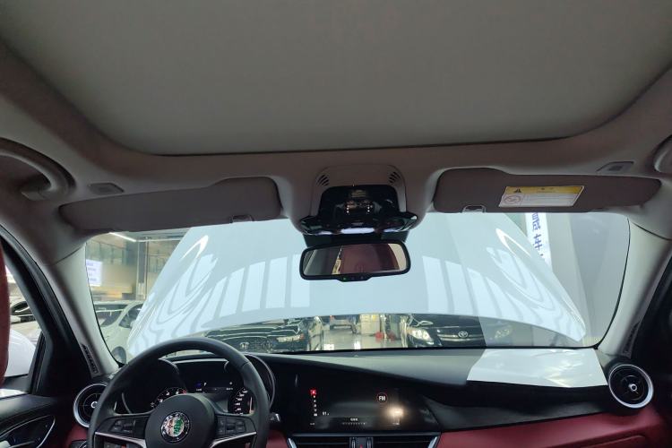 Used Alfa Romeo Giulia 2017 2.0T 200HP Luxury Edition Headliner