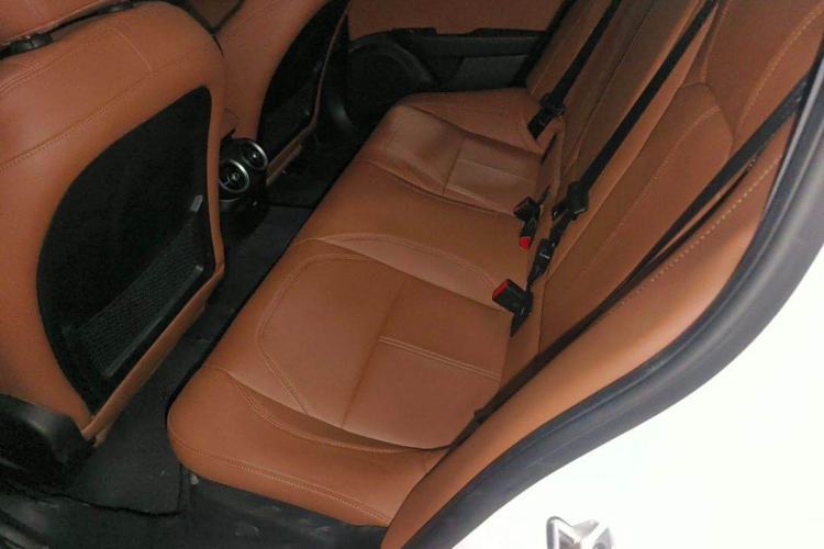 Used Alfa Romeo Giulia 2017 2.0T 200HP Luxury Edition Interior 3