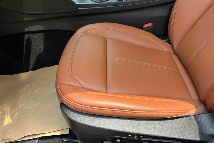 Used Alfa Romeo Giulia 2017 2.0T 200HP Luxury Edition Interior 3