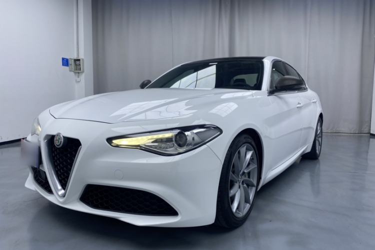 Used Alfa Romeo Giulia 2017 2.0T 280HP Luxury Edition Guazi used car, China used car export, Used car for sale, Used  cars, Cheapest cars for sale