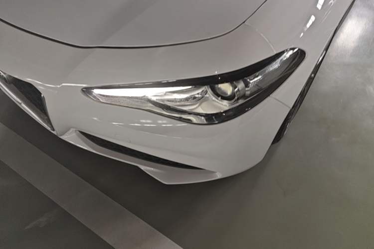 Used Alfa Romeo Giulia 2017 2.0T 200HP Luxury Edition Left Front Headlight