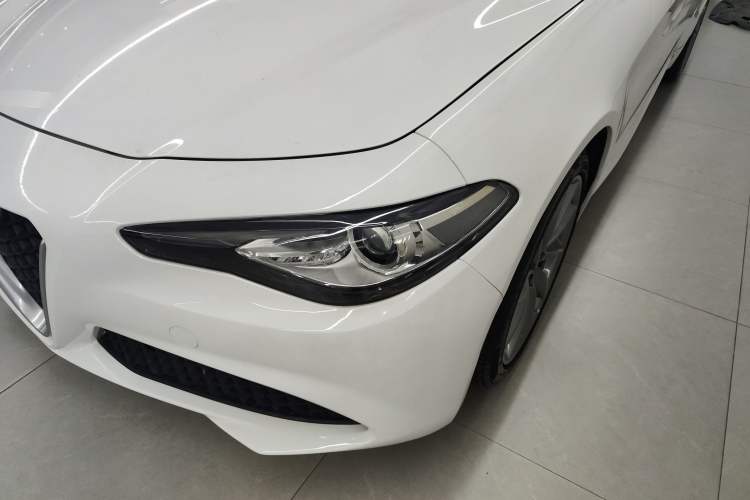 Used Alfa Romeo Giulia 2017 2.0T 200HP Luxury Edition Left Front Headlight