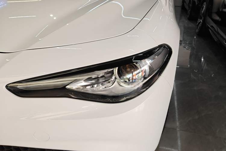 Used Alfa Romeo Giulia 2017 2.0T 280HP Luxury Edition Left Front Headlight