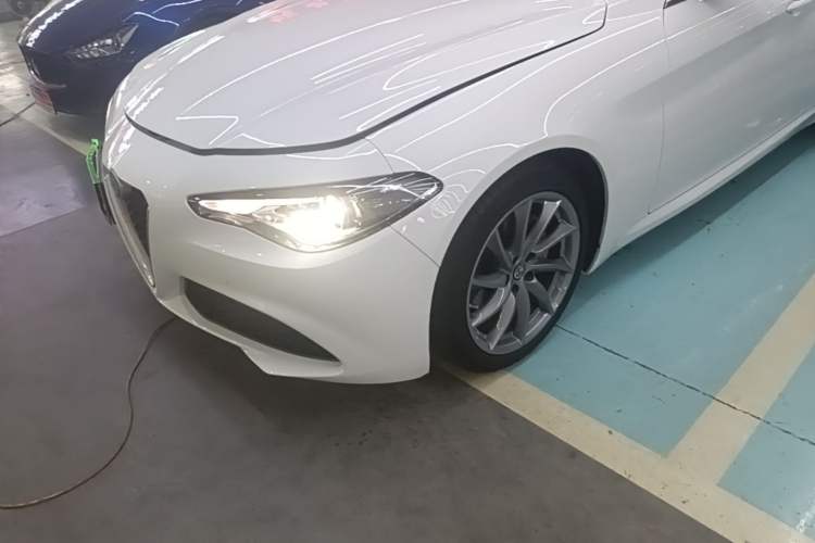 Used Alfa Romeo Giulia 2017 2.0T 200HP Luxury Edition Left Front Headlight