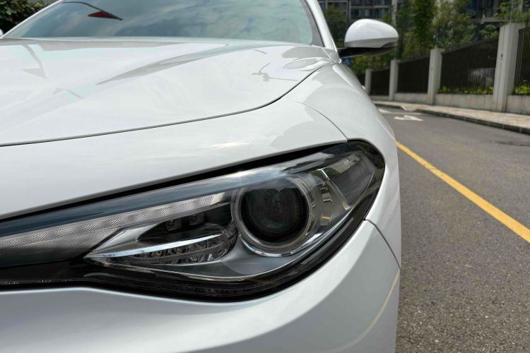 Used Alfa Romeo Giulia 2017 2.0T 200HP Luxury Edition Left Front Headlight