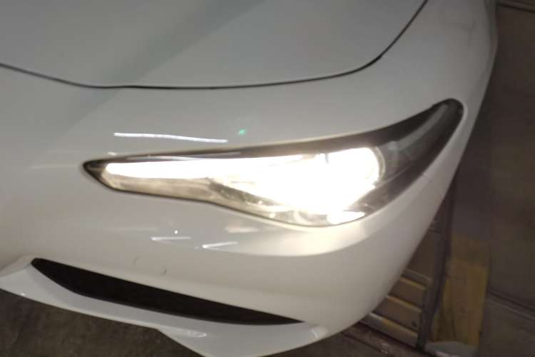 Used Alfa Romeo Giulia 2017 2.0T 280HP Luxury Edition Left Front Headlight