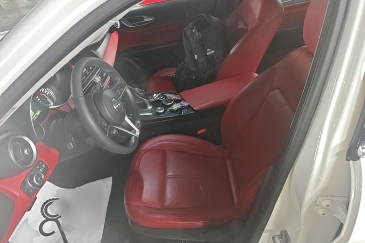 Used Alfa Romeo Giulia 2017 2.0T 200HP Luxury Edition Left Front Seat