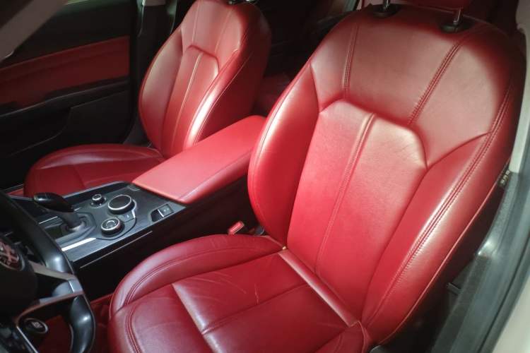 Used Alfa Romeo Giulia 2017 2.0T 200HP Luxury Edition Left Front Seat