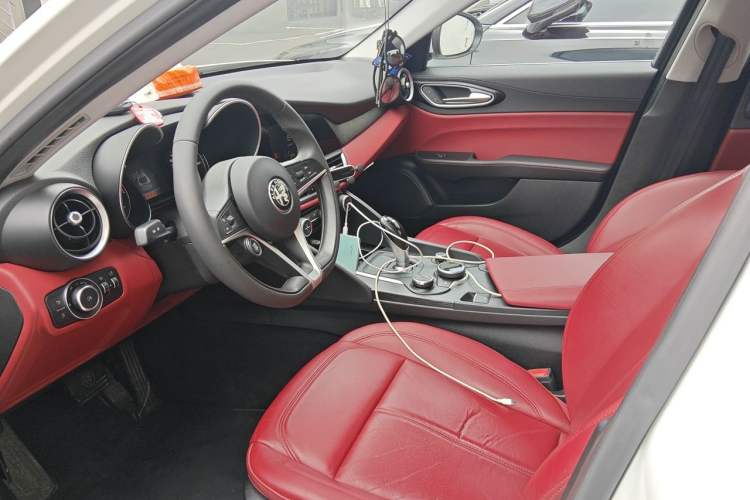 Used Alfa Romeo Giulia 2017 2.0T 200HP Elite Edition Left Front Seat