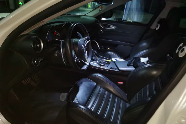 Used Alfa Romeo Giulia 2017 2.0T 280HP Milano Limited Edition Left Front Seat