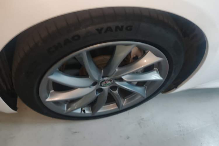 Used Alfa Romeo Giulia 2017 2.0T 280HP Luxury Edition Left Front Wheel Hub