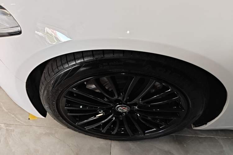 Used Alfa Romeo Giulia 2017 2.0T 280HP Luxury Edition Left Front Wheel Hub