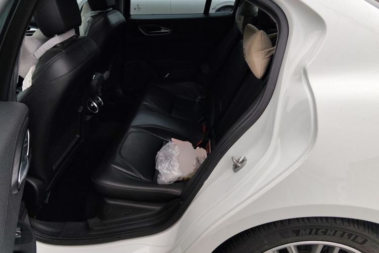 Used Alfa Romeo Giulia 2017 2.0T 280HP Luxury Edition Left Rear Seat