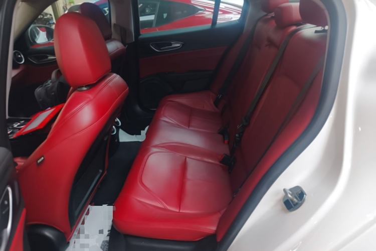 Used Alfa Romeo Giulia 2017 2.0T 280HP Luxury Edition Left Rear Seat