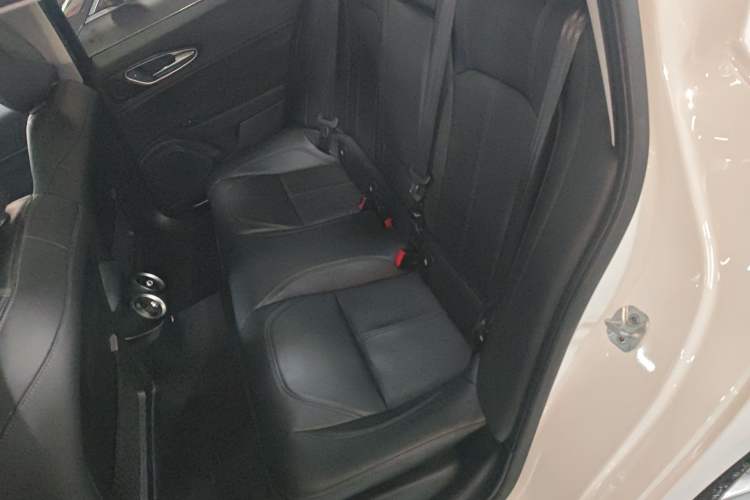 Used Alfa Romeo Giulia 2017 2.0T 280HP Luxury Edition Left Rear Seat