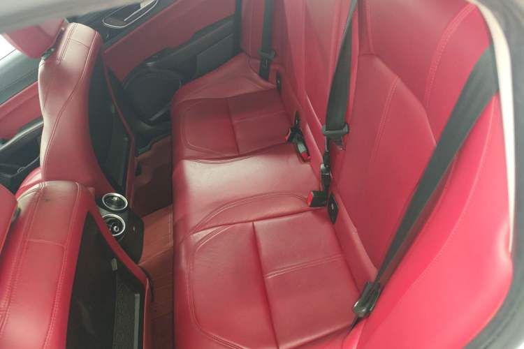 Used Alfa Romeo Giulia 2017 2.0T 200HP Luxury Edition Left Rear Seat